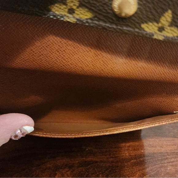 Louis Vuitton Triple Fold Wallet - Picture 5 of 8